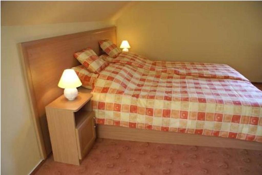 Turul Etterem Es Panzio Hotel Kaposvár Екстериор снимка