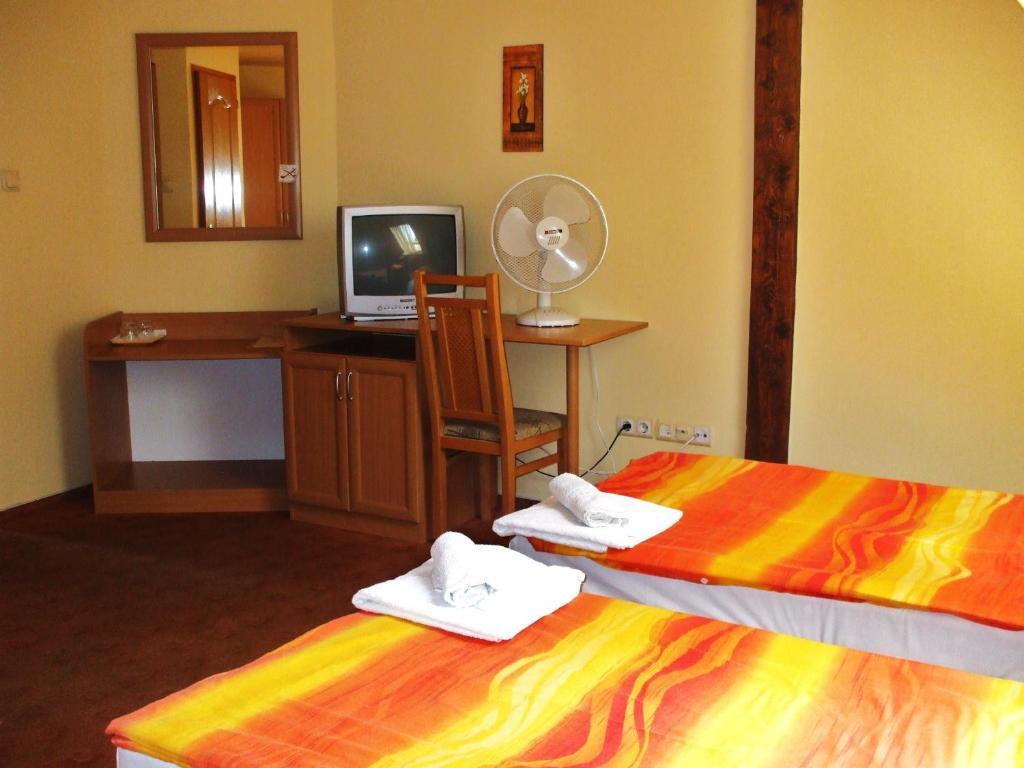 Turul Etterem Es Panzio Hotel Kaposvár Екстериор снимка