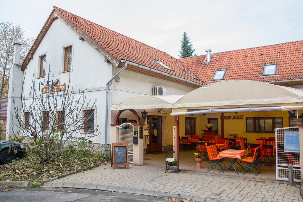 Turul Etterem Es Panzio Hotel Kaposvár Екстериор снимка